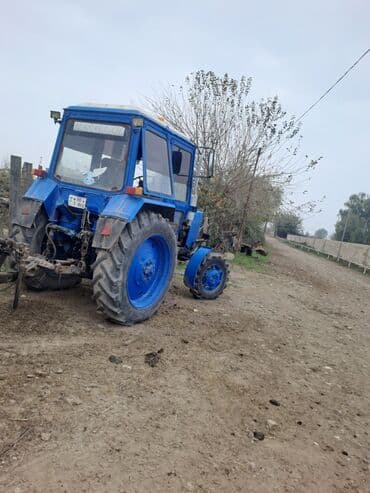 traktor peredok: Belarus MTZ tipli mavi traktör - Ön təkər bazası daraldılmış (ikili — 4