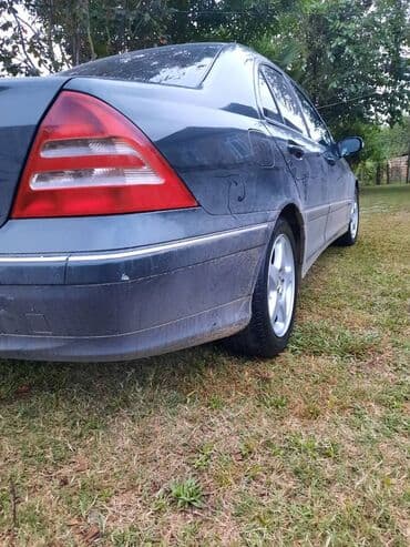Seplər: Mercedes-Benz C 200: 2 l | Sedan — 4