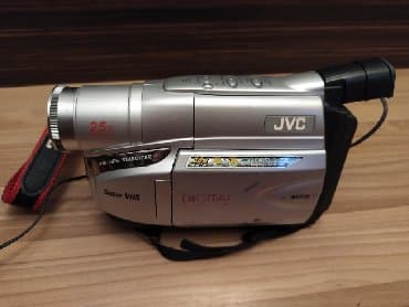 canon 1300d qiymeti: Videokamera satılır JVC firması.İshtek vəziyətdədi.Cemi 100azn — 1