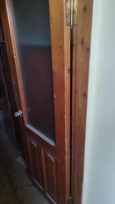 Taxta daxili qapılar dəsti - Material: təbii ağac (şam tipli), lakla