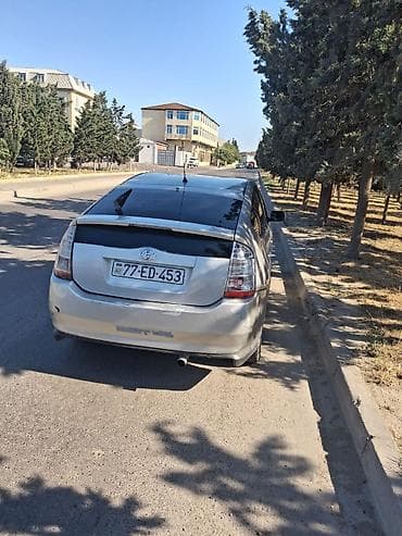 audi tt: Toyota Prius (II nəsil) hibrid hatchback - Gümüşü rəng, 5 qapı - — 2
