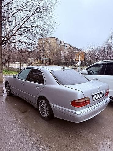124 kupe mercedes: Mercedes-Benz E-Class: 2 l | 1999 il Sedan — 5