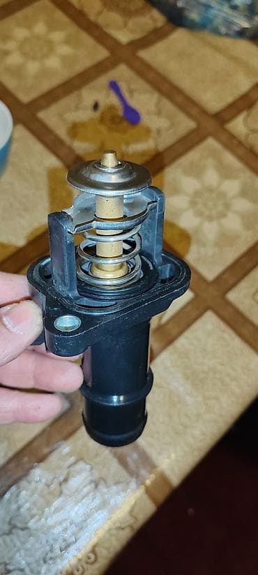 nasosu: Məhsul: Avtomobil üçün termostat komplekti (korpus + termostat kapsulu — 4