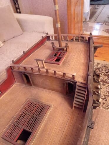 10 cent kaç manat: Taxta maket gəmi – 17-ci əsr tipli üç dirəkli yelkənli kalyon - — 5