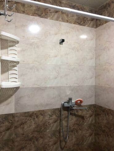 ağ şeher evler: Bakixanov Residance binasinda 50m2 iki otaqli yeni temirden cixmis ev — 3