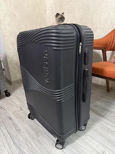 Çamadanlar: Boyuk olcudur, yeniden secilmir, 1 defe istifade olunub. Qirilmayan — 1