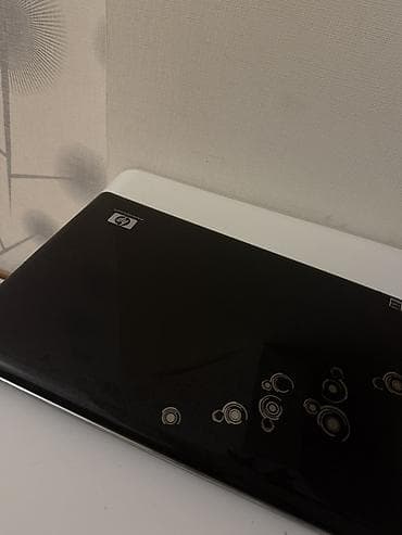HP Pavilion dv6 seriyalı noutbuk - Korpus: qara, parlaq səth