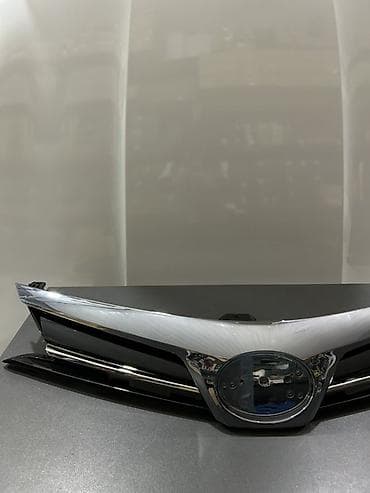 ağ bmw sekilleri: Toyota Fielder ön radiator barmaqlığı (emblem yeri olan), qara-piano — 3