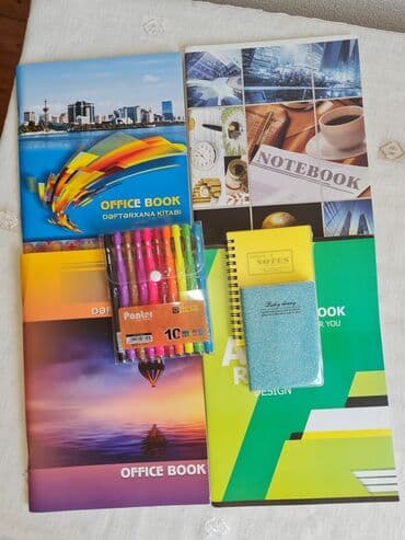 dəftər qələm: Hədiyyəlik set. Setə 4 ədəd dəftər10ədədli rəngli qələm dəsti və 2 — 3