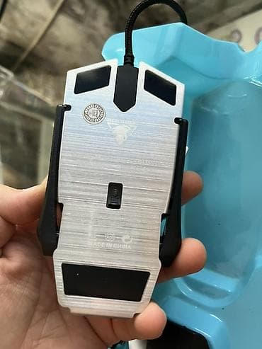 Jedel Gaming simli oyun siçanı – modulyar, yüksək dəqiqlikli model