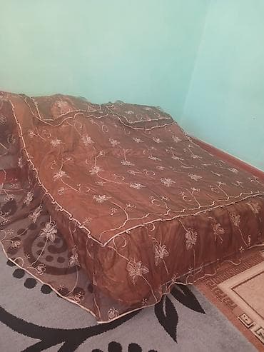 gəlincik carpayısı: Qəhvəyi rəngdə, zərif naxışlı yataq örtüyü dəsti. Dəst şəffaf — 2