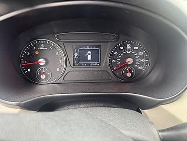 tap az jeep: Kia Sorento – ağ rəngli, şəhər və uzun yol üçün rahat və geniş — 6