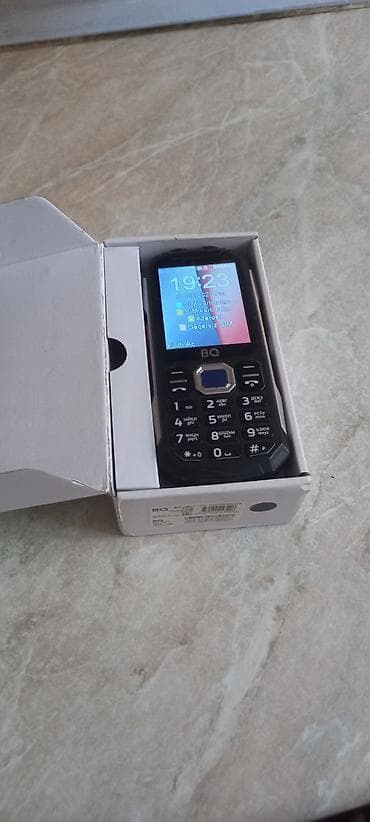 телефон fly q: Bq telfonu buyurun hem pover bank hem guclu led fanar yuksek ses — 1