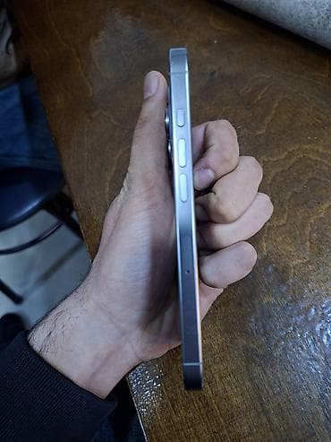 iphone 8 plus təzə: IPhone 16 Pro, Gümüşü, Face ID — 4