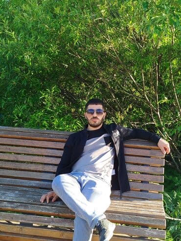 günəş eynəyi: Unisex gün eynəyi - Çərçivə: tünd rəngli, klassik düz xətli dizayn - — 1