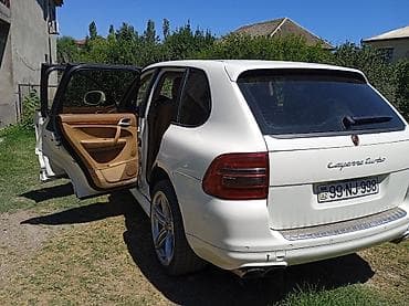 disk satışı: Porsche Cayenne Turbo – ağ rəngli, güclü və komfortlu SUV — 2