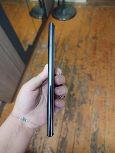 huawei mate 60: Samsung Galaxy S22 Ultra, rəng - Qara, Simsiz şarj — 3