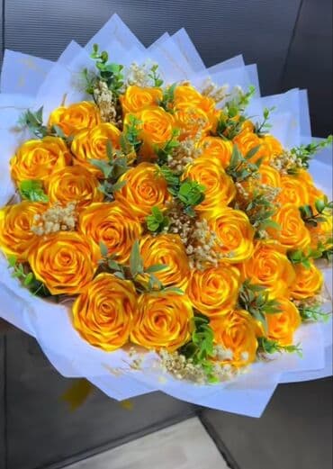 süni gul: Sifarisle hazirlanir — 9