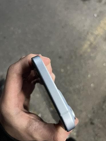 samsung tank 3 pro: IPhone 15, Ağ, Simsiz şarj, Face ID — 7
