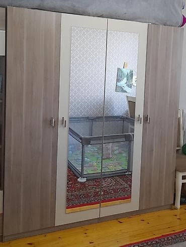 ag sekil: Qonaq otağı mebel dəsti 4-lü mebel dəsti.Embavoddan almişdim.2 il — 4