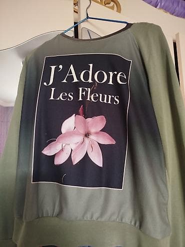 yeni herbi forma: Qadın bluz/kofta - Rəng: zeytun-yaşıl tonlarda, ön hissədə iri qara — 1