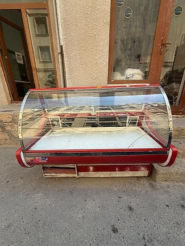 swizer soyuducu: Soyuducu vitrin – 1,8–2,0 m təxminən ön panel uzunluğu, şüşə qabarıq — 2