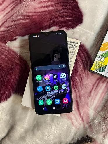 telefonların satisi: Samsung Galaxy A30, rəng - Qara, Barmaq izi — 7