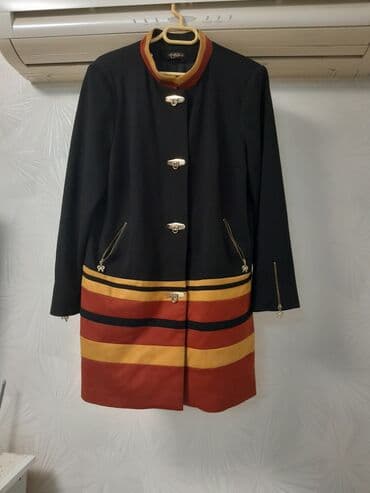 qadin kurtkalari 2024: Qadın penvek – qara rəngli, alt hissəsi zolaqlı dizaynla - Model: düz — 2