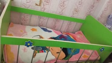 pişik sekilleri: Oğlan və qız üçün, Çarpayı, Bazasız, Matras ilə, Siyirməsiz — 1