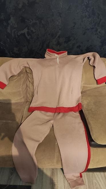 Idman dəsti – 2 müxtəlif model+2 sweatshirt 
hamisi 20 azn
