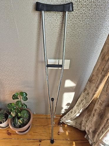 etir parfum: Qolaltı çəliklər. Ev şəraitində 3 həftə istifadə olunub. Ümumi gövdəsi — 2