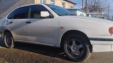 Volkswagen : 1.6 l | 1995 il Hetçbek