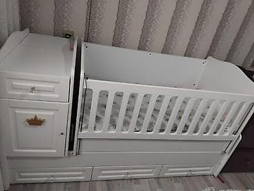 Beşiklər: Oğlan və qız üçün, İşlənmiş, Dördbucaq, Beşik, Dəstsiz, Matrassız, Yellənmə mexanizm ilə — 1