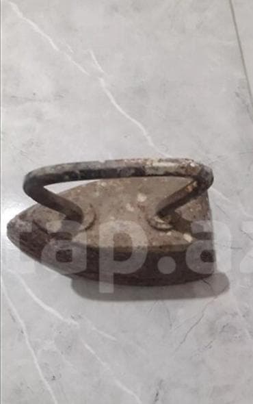 Məhsul: Dəmir köhnə tip ütü (kömürsüz, birparça tökmə dəmir) Təsvir