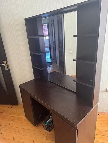 ber ber ustolu: Yeni, Saş kəsimi üçün masa, Güzgülü — 4