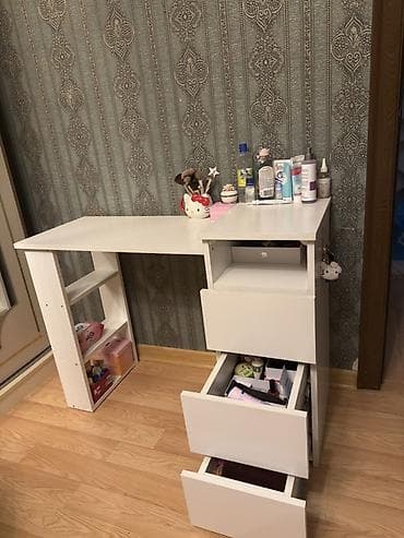 белый офисный стол: Ağ rəngdə kosmetik makyaj masası/çalışma,iş stolü - Kompakt L formalı — 3
