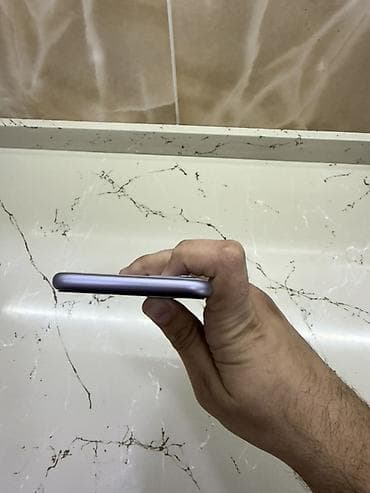 poco telefonlar: IPhone 11, Simsiz şarj — 4