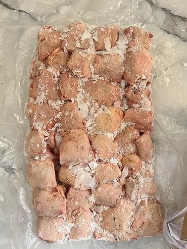 qurban bayramı xoncası: Məhsul: Dondurulmuş toyuq bud hissələri (quşçuluq) Təsvir: - Qutulara — 1