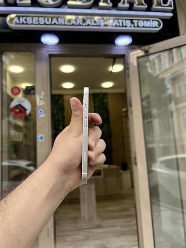 a80 qiyməti: IPhone 13, 128 GB, Ağ, Face ID — 4