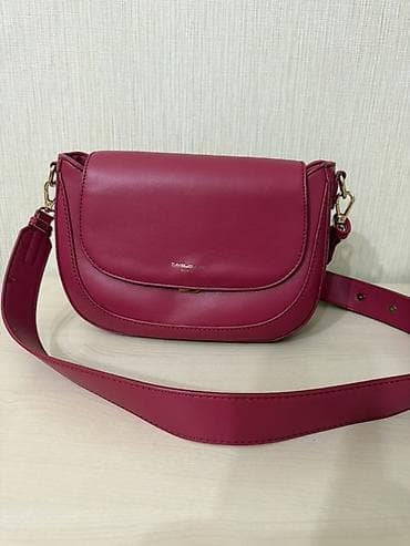 Çantalar: Qadın çanta dəsti – 4 fərqli model 1) Tünd albalı rəngli crossbody: - — 1
