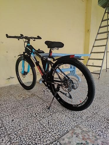 Hər bir şeyi üsdünde verilir Xüsusiyyətlər: - Çərçivə: yüngül və