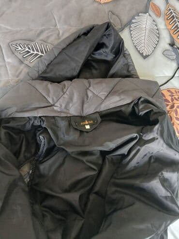 kapşonka: Hec bir problemi yoxdur.Xl razmerdir.Kapşonkasi da var — 4