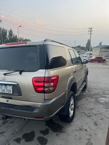 bmw x6 35i xdrive: Toyota Sequoia: 4.7 l | 2002 il Ofrouder/SUV — 5