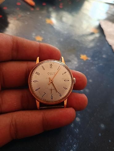 qizil saatlar: Məhsul: Mexaniki qol saatları (2 ədəd) 1) Raketa – 16 JEWELS - — 4