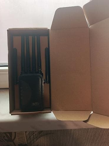 kabelsiz internet bakı: 6 antenali vifi gucləndirici super keyfiyətli Xüsusiyyətlər: - 4 ədəd — 2