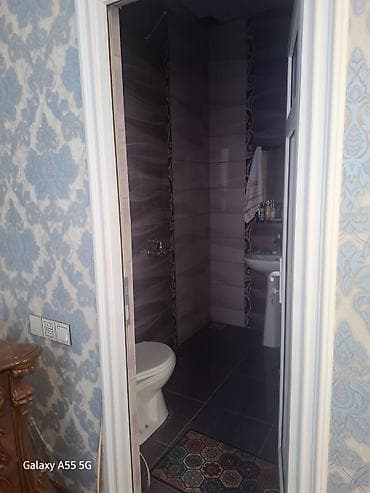 30 mine evler: 2 mərtəbəli geniş mənzil/in - Zal: iri ölçülü, sütunlu tavan dekoru — 10