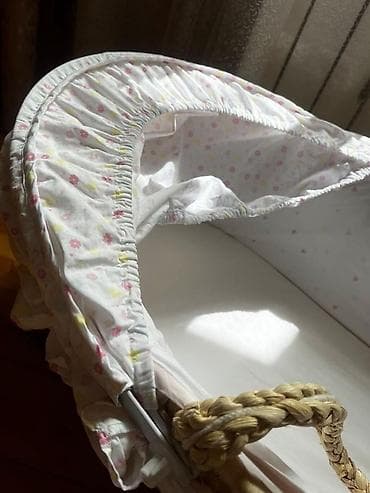 körpə kravatı: Oğlan və qız üçün, İşlənmiş, Yumru, Beşik, Dəst ilə, Matras ilə, Yellənmə mexanizmsiz — 8