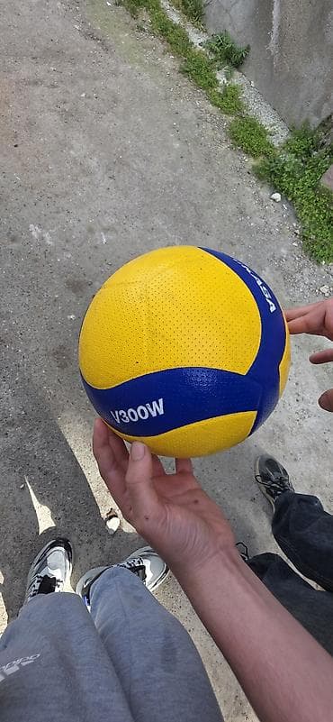 balaca top: Mikasa V300W voleybol topu Endirim olacaq - Brend: Mikasa - Model — 2