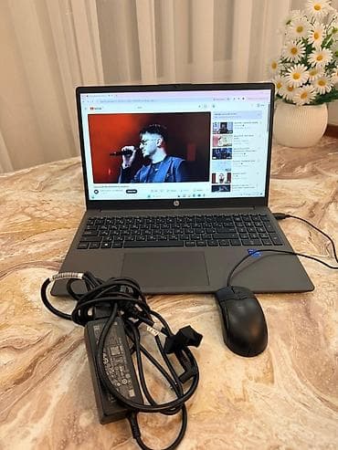HP 250 G10 15.6" noutbuk xanımın olub yalnız youtubede mahnıya qulağ — 3