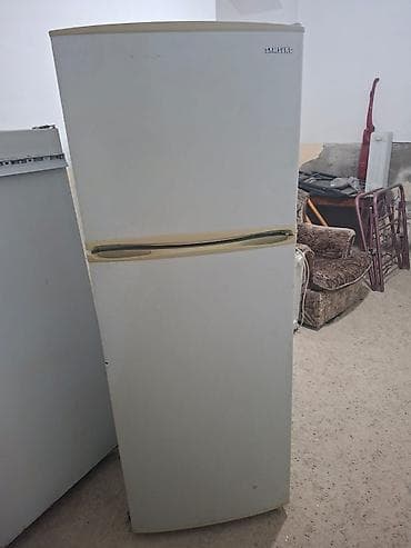 2 qapılı Samsung Soyuducu Satılır, rəng - Ağ, Təkərli